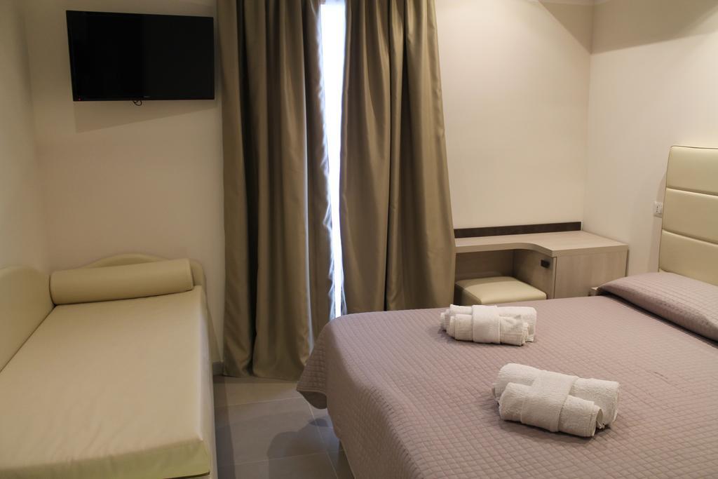 Hotel Sant'Elena リミニ エクステリア 写真