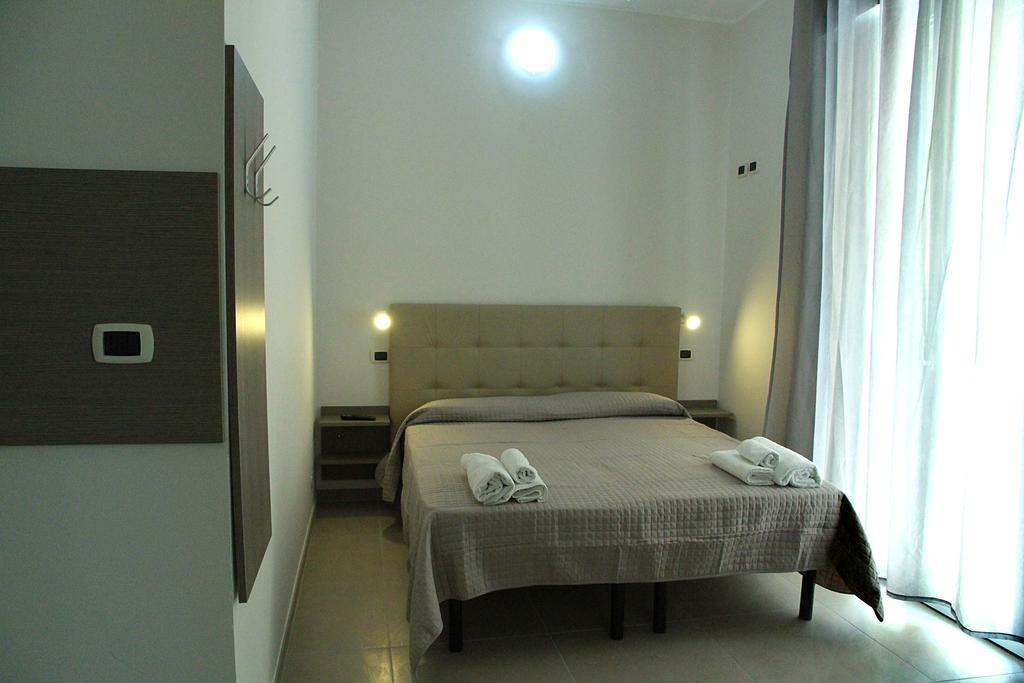Hotel Sant'Elena リミニ エクステリア 写真