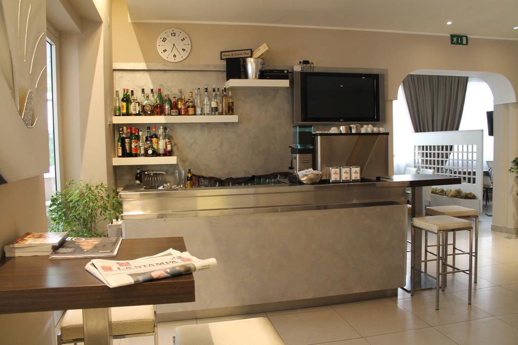 Hotel Sant'Elena リミニ エクステリア 写真