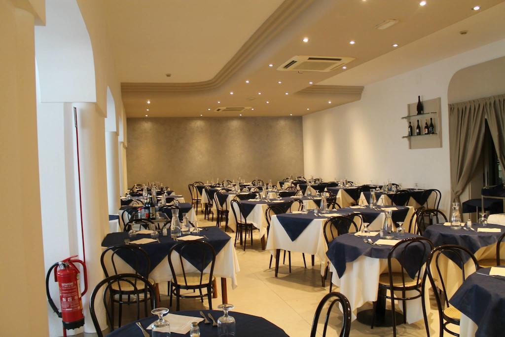 Hotel Sant'Elena リミニ エクステリア 写真