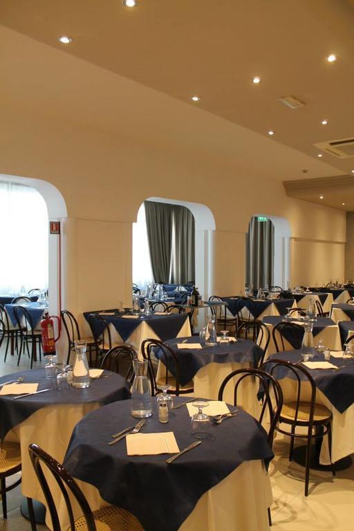 Hotel Sant'Elena リミニ エクステリア 写真