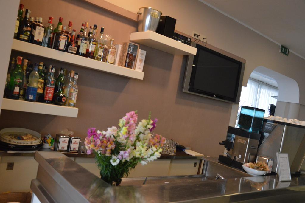 Hotel Sant'Elena リミニ エクステリア 写真