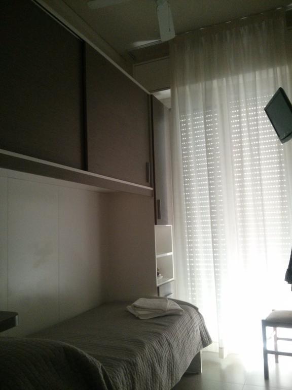Hotel Sant'Elena リミニ 部屋 写真