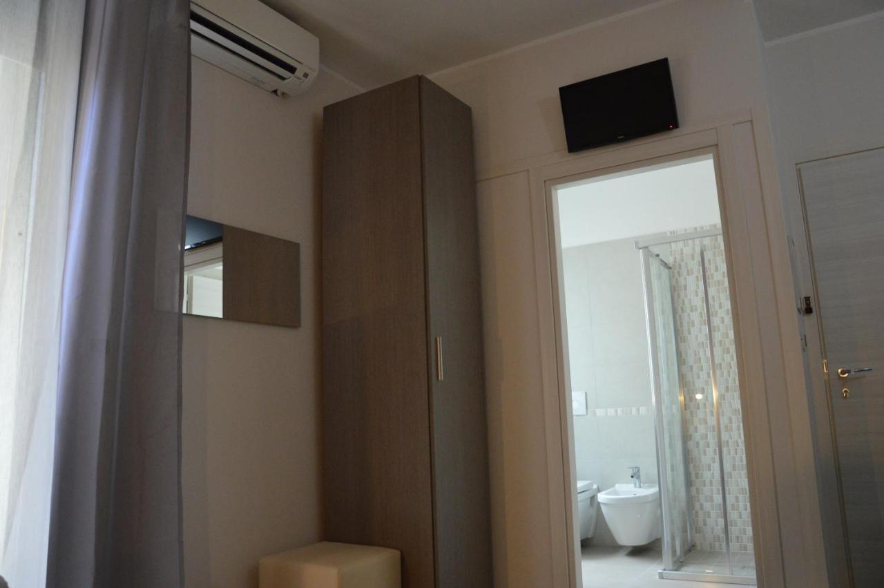 Hotel Sant'Elena リミニ 部屋 写真